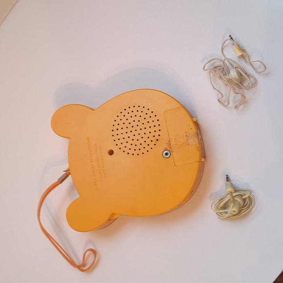 Walt Disney Productions vintage Winnie the Pooh transistor radio + original box - Picture 3 of 6
